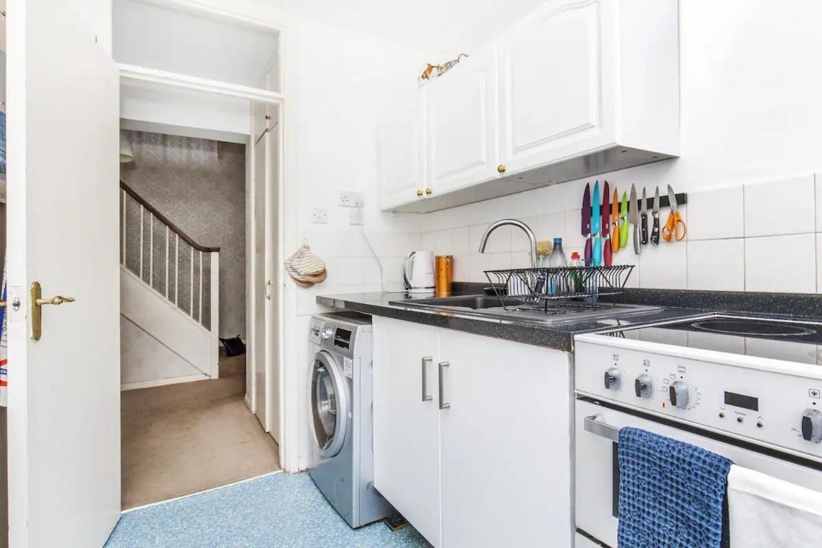 Pass The Keys - Beautiful Flat With Balcony In Swiss Cottage, Londyn Zewnętrze zdjęcie